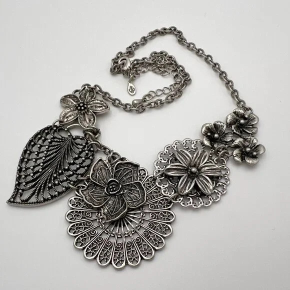 Stunning Silvertone Premier Designs Bib Necklace - Picture 2 of 5